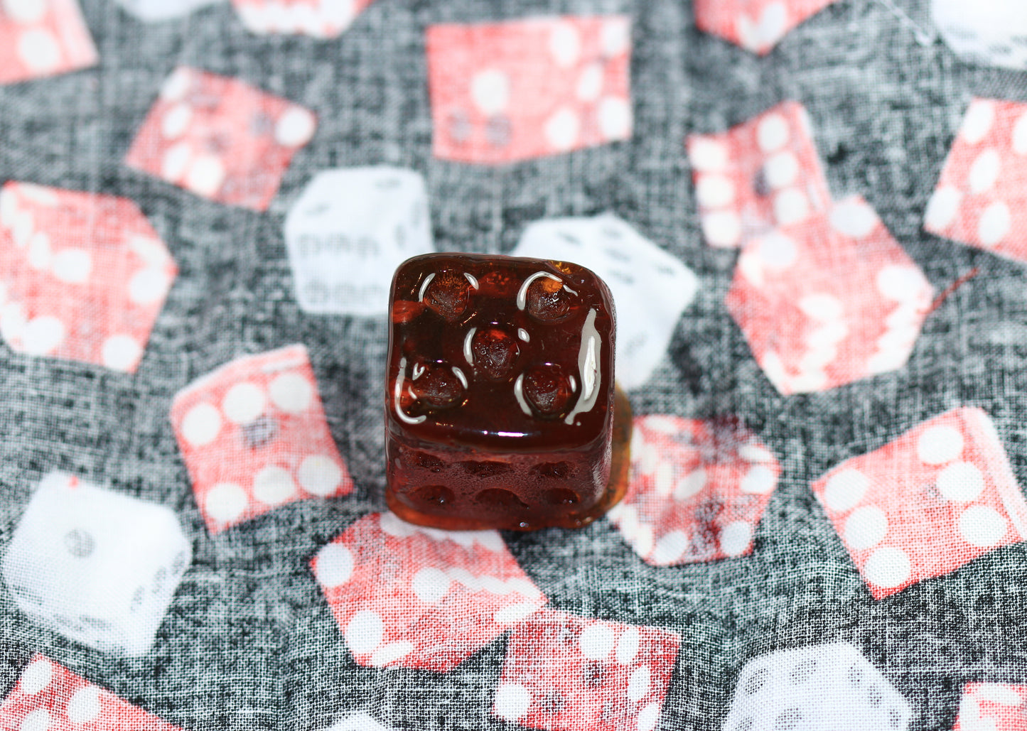 Dice shaped Rockin Rosin for violin viola or cello, patterned cloth