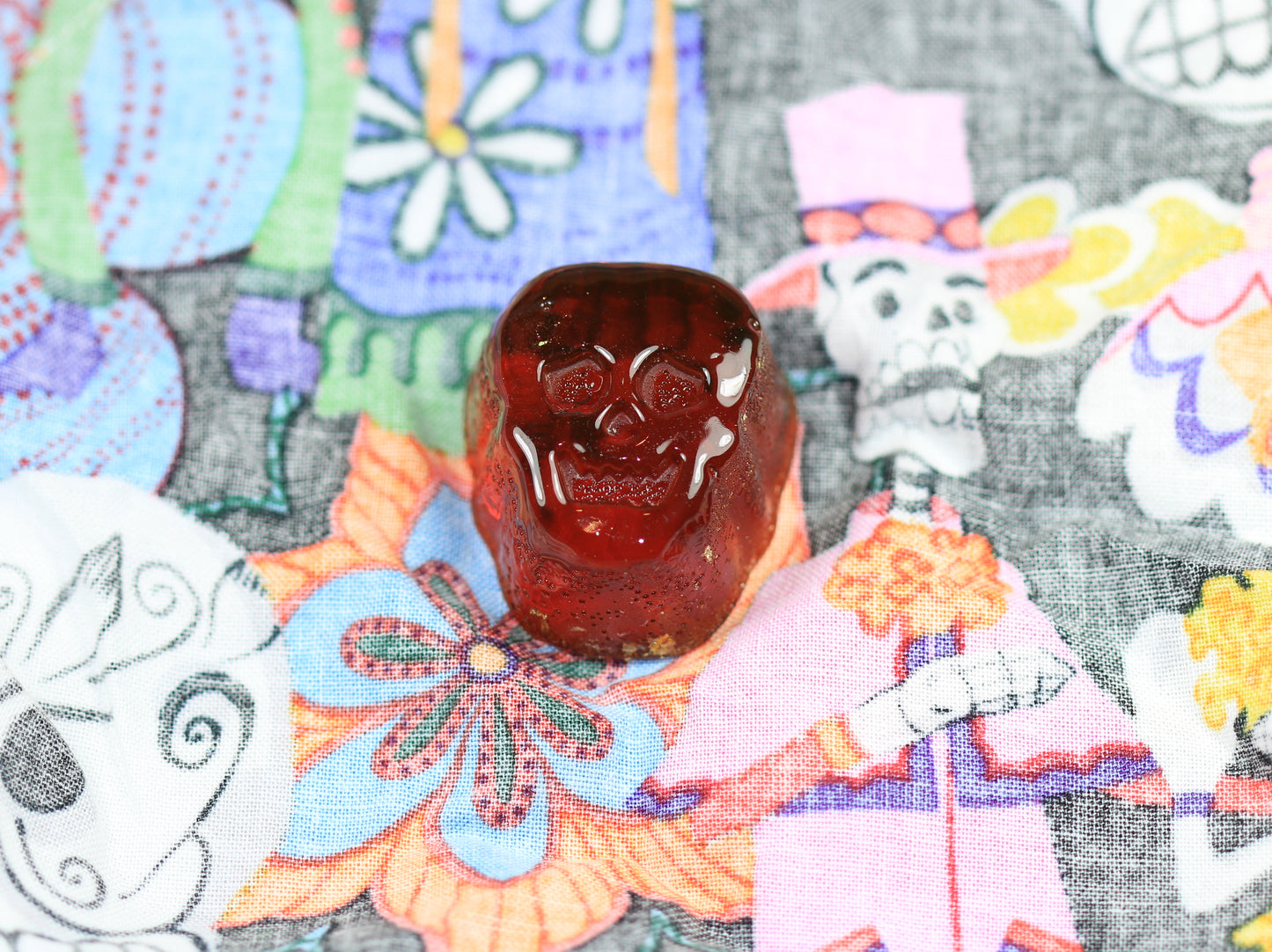 Skull shaped rockin rosin violin viola cello with patterned cloth